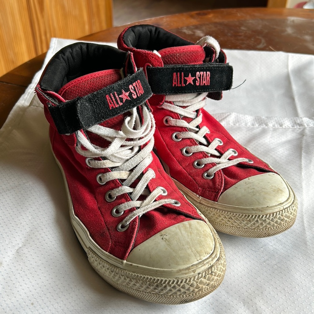 Converse Running Shoes Mens Size 10 High Top with Velcro Strap